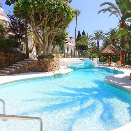 1098 Golden Beach
