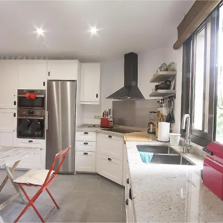 1098 Golden Beach